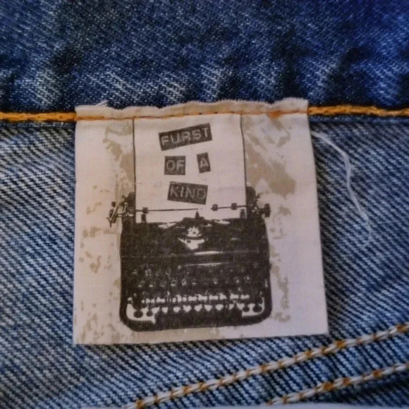 Levi Vintage Furst of a Kind Blue Jean‎ Shorts - Womens - Size 27 - Picture 3 of 3